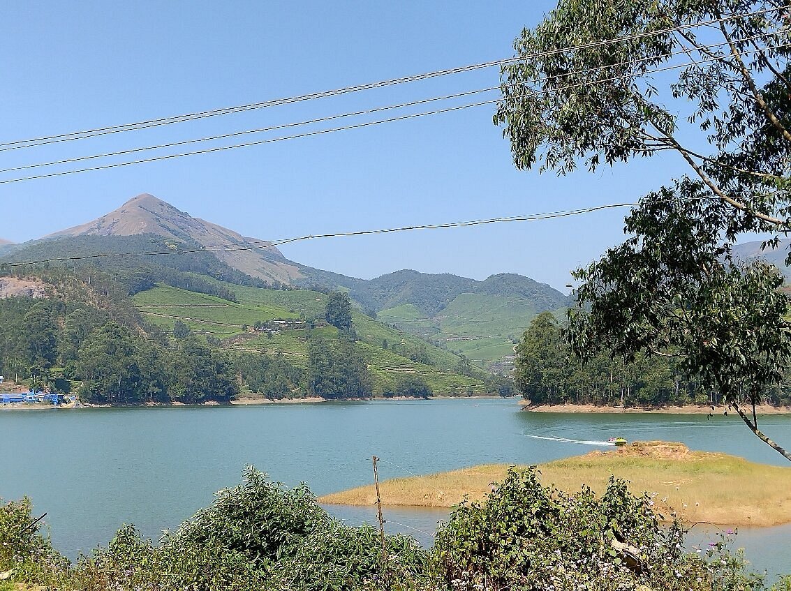 Best Selling Kerala Tour with Munnar Thekkady and Alleppey Houseboat